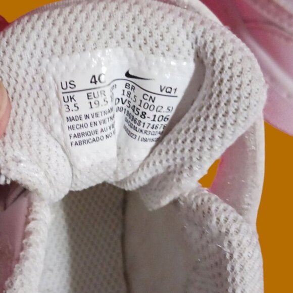 Nike Infant  Sneakers With Hook & Loop Strap Size 4c Toddler Wht color - Picture 7 of 7